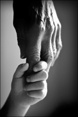 manos-abuelo-nic3b1o